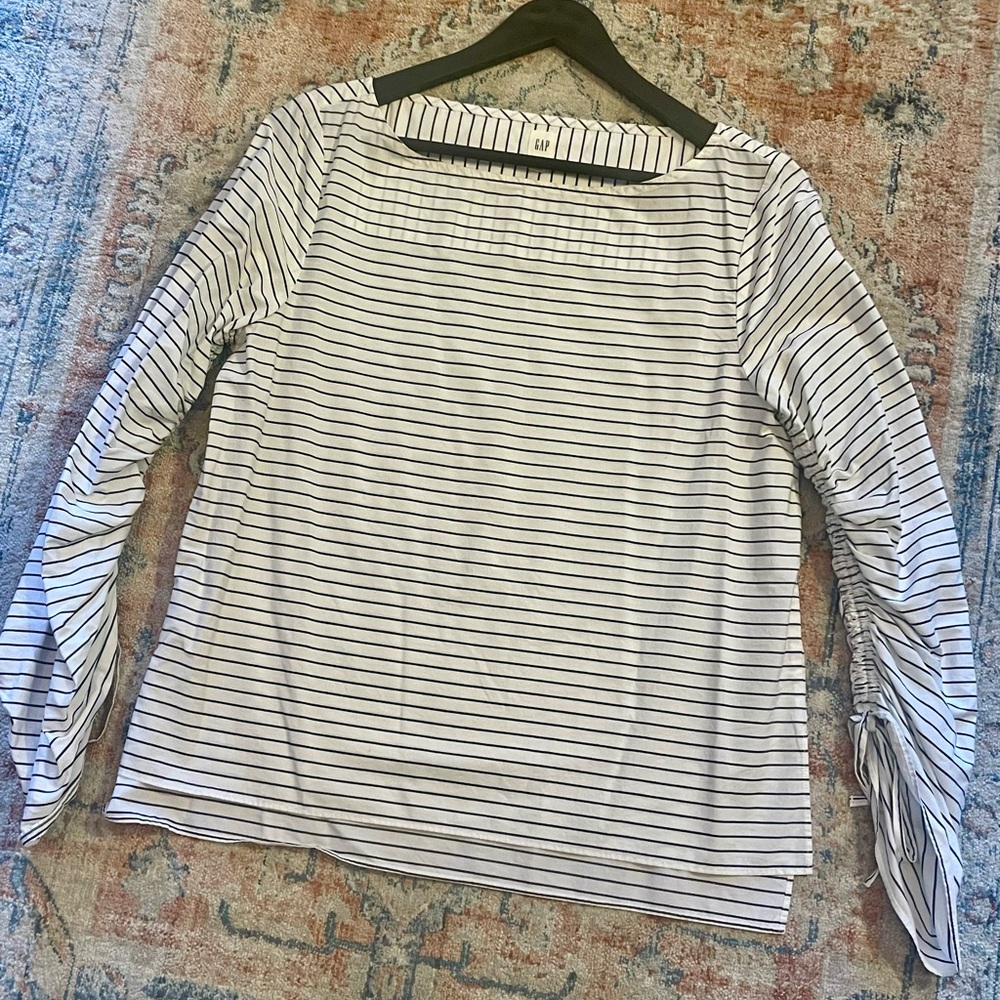 NWOT Gap Striped Long Sleeve Top